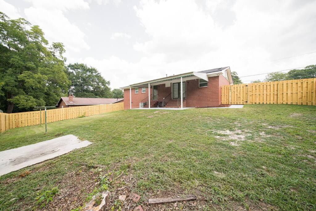 Cozy Brick Ranch Home Owned And Operated By An Army Soldier!! Columbus Exterior foto