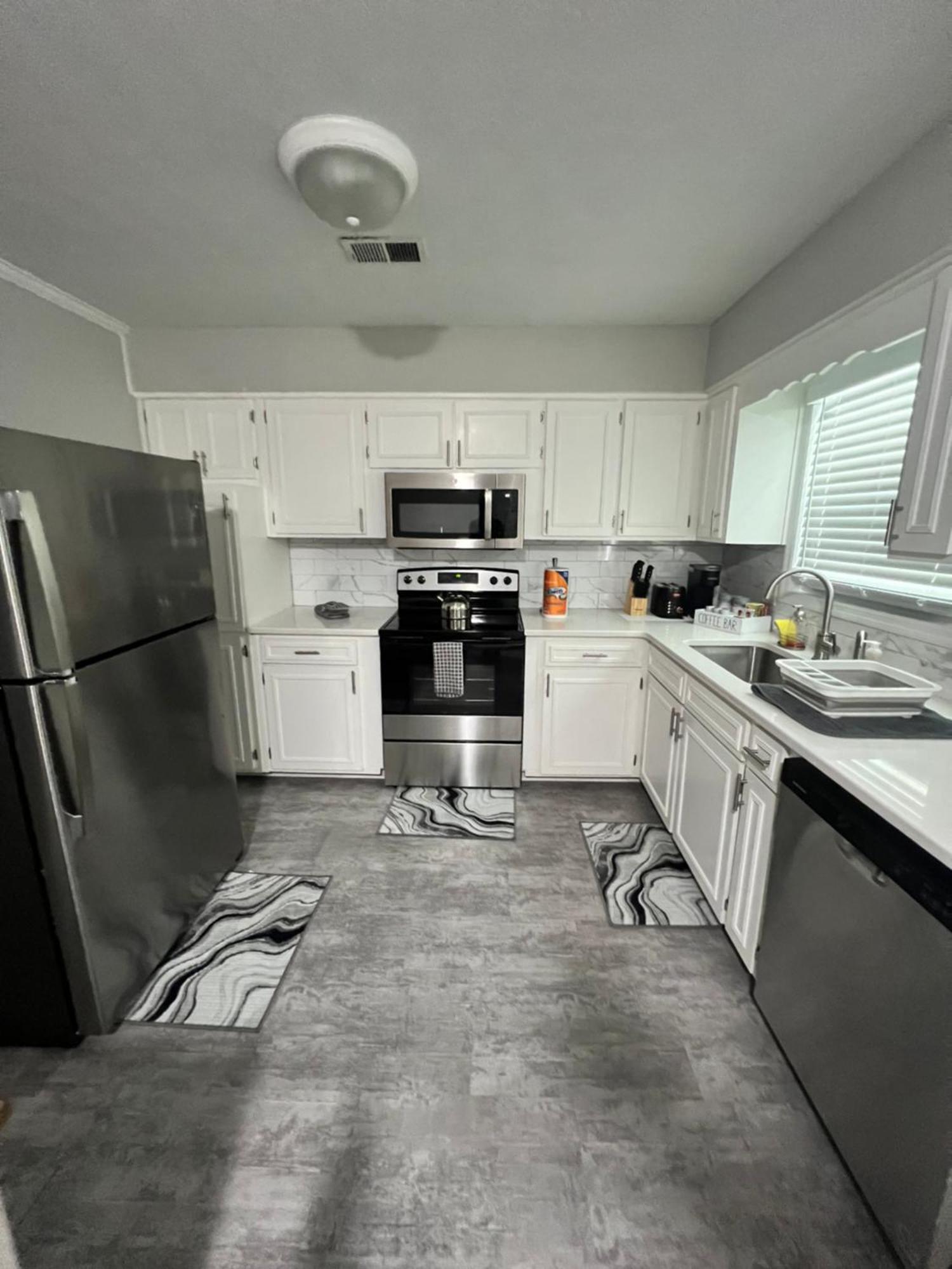 Cozy Brick Ranch Home Owned And Operated By An Army Soldier!! Columbus Exterior foto
